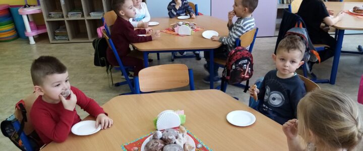 Tłusty czwartek w przedszkolu w Piaskach