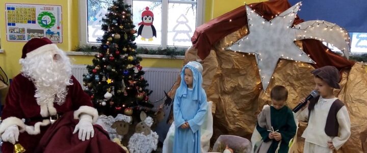 Mikołaj w przedszkolu w Piaskach